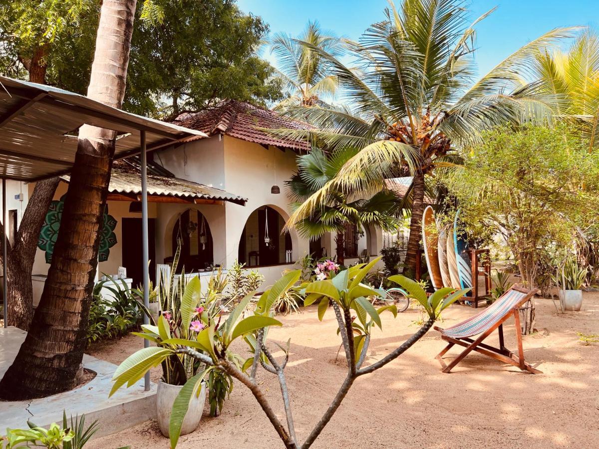 Little Lagoon Hostel อารูกัมเบย์ ภายนอก รูปภาพ