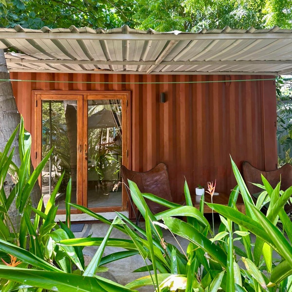 Little Lagoon Hostel อารูกัมเบย์ ภายนอก รูปภาพ